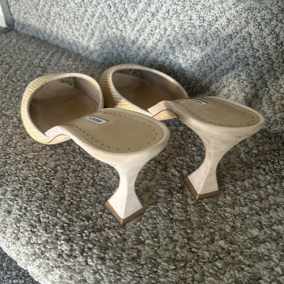 Manolo Blahnik Tan Raffia Mules with Suede Trim - Picture 9 of 14